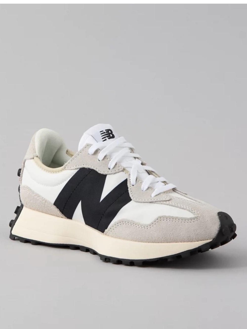 New Balance Women's 327 Sneakers in Black and White NWOB